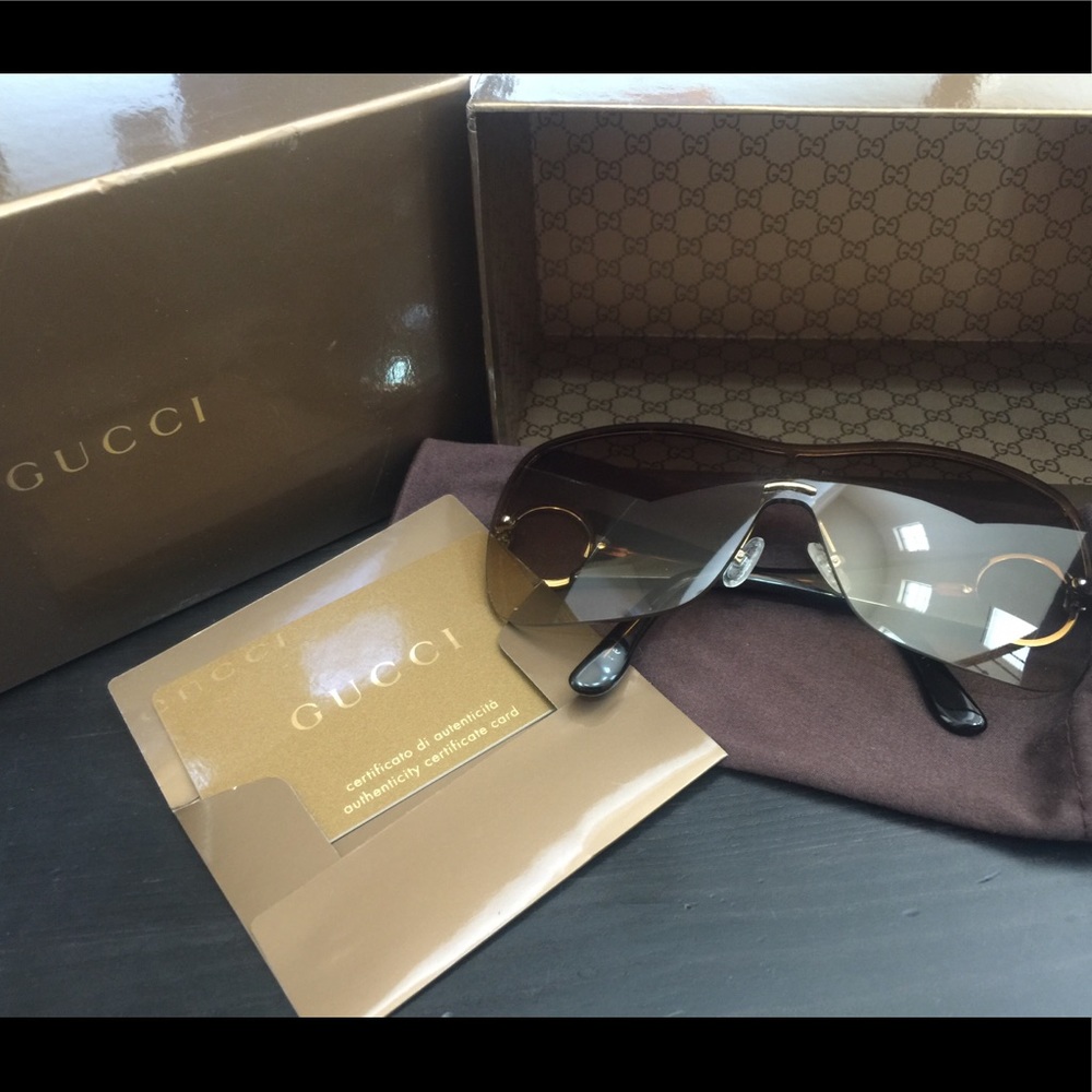 GUCCI Sunglasses 🕶
